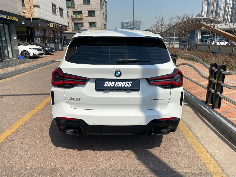 BMW X3のカーラッピング事例｜費用目安・仕上がり 施工写真 3-1