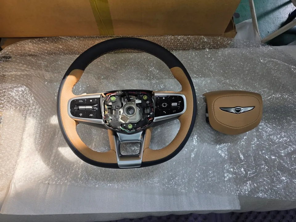 Genesis GV80 steering wheel - Genesis GV80 Custom Steering Wheel Upgrade: Enhanced Grip & Tech photo 4