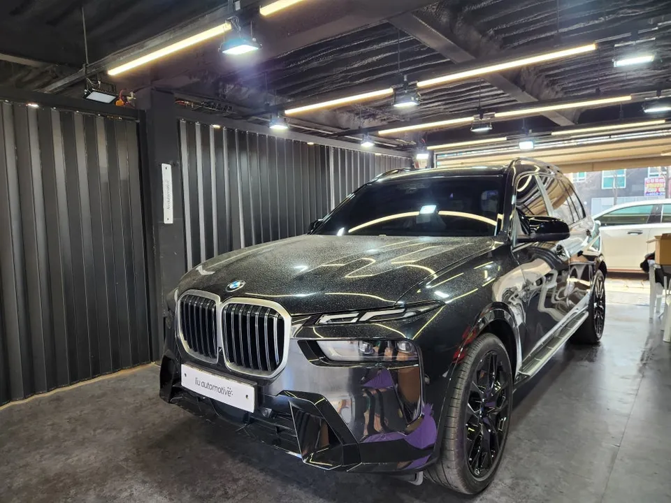 BMW X7 body kit - BMW X7 Body Kit Review: M60i Side Skirts & Black Pack photo 4