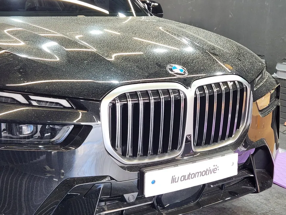 BMW X7 body kit - BMW X7 Body Kit Review: M60i Side Skirts & Black Pack photo 5