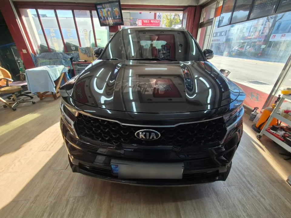 Kia Sorentoのカーフィルム施工事例｜費用目安・仕上がり 施工写真 3-1