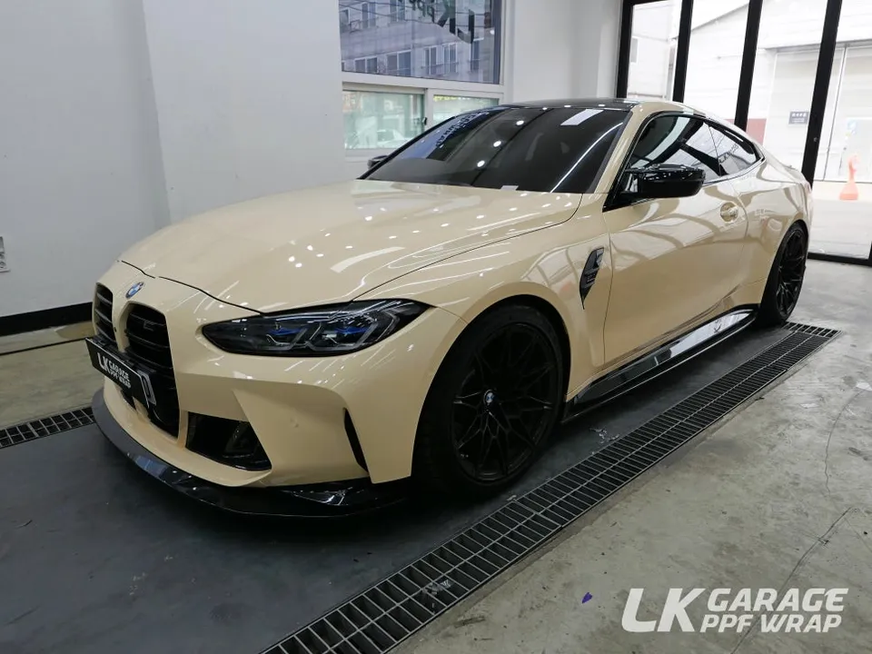 BMW M4 G82 vinyl wrap - BMW M4 G82 Vinyl Wrap Review: Brushed Black Metallic photo 3