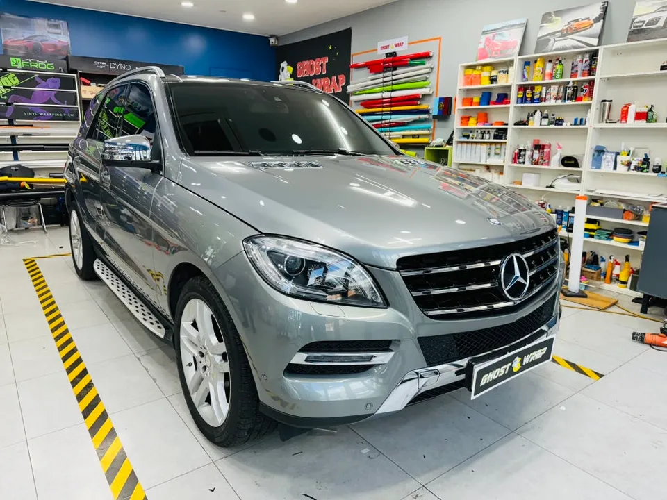 Mercedes-Benz ML 350のカーラッピング事例|費用目安・仕上がり 施工写真 1-1