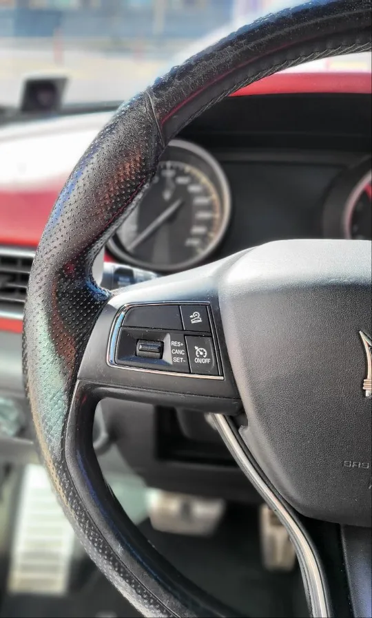 Maserati Levante steering wheel - Maserati Levante Steering Wheel Customization Review — Enhanced I photo 4