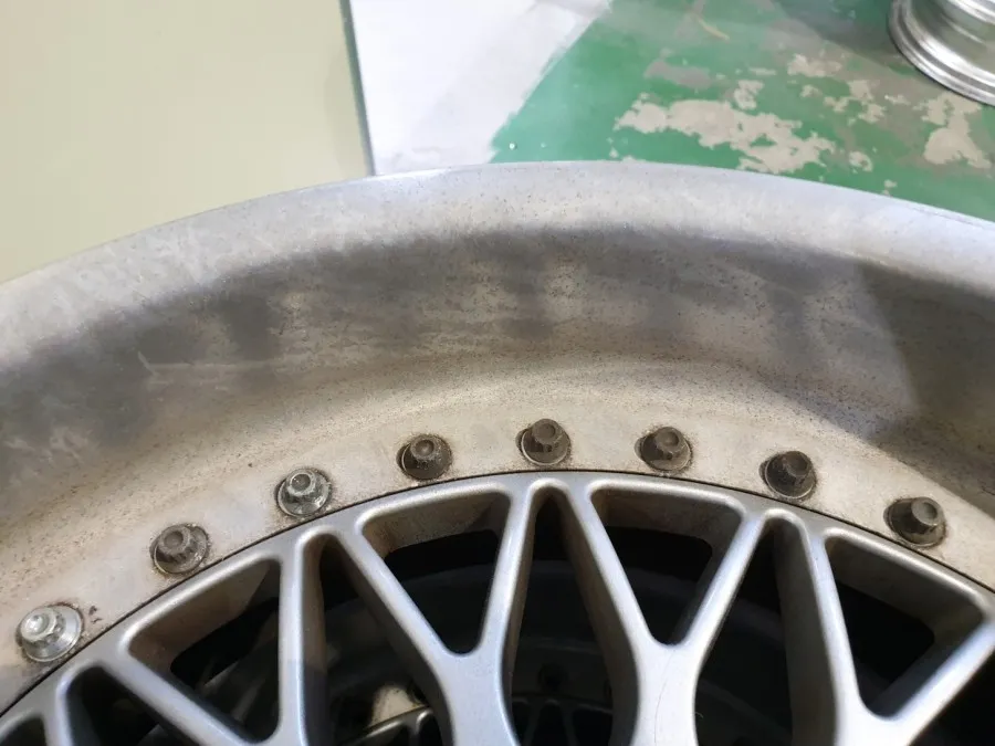 BMW 5 Series wheel repair - BMW 5 Series Wheel Repair & Painting Review photo 3