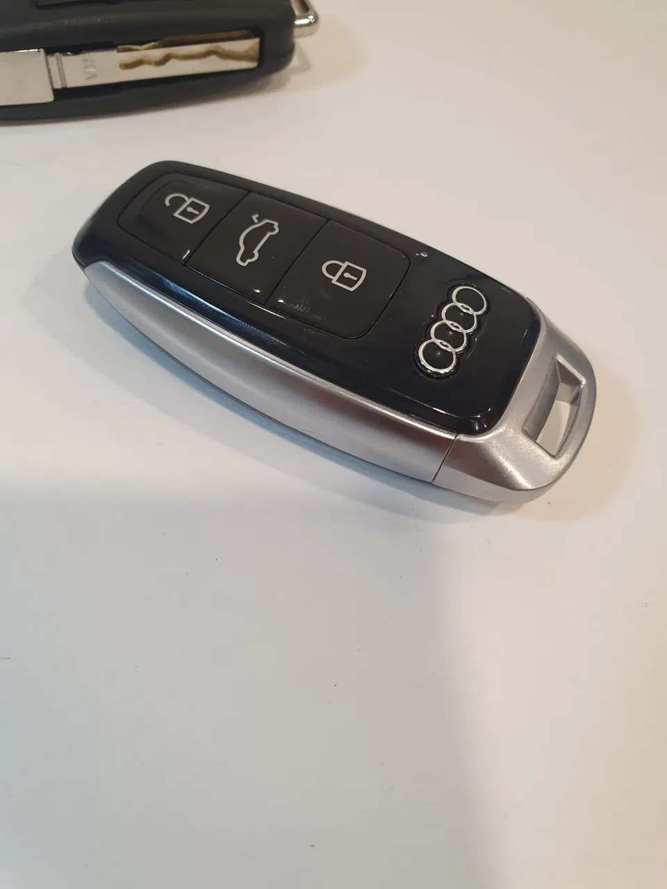 Audi Q3 OEM Options Retrofit Review — Smart Key Upgrade photo 2