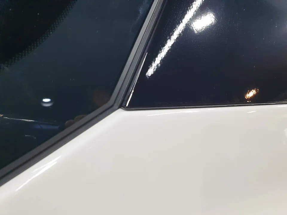 KG Mobility Torresのカーラッピング事例 施工写真 3-2