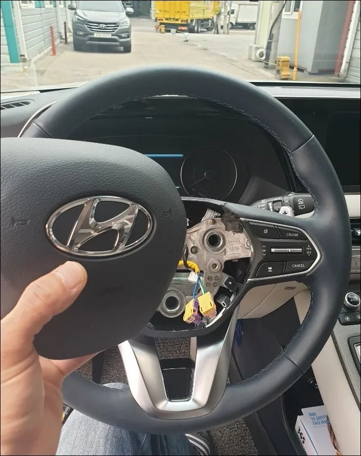 Hyundai Palisade steering wheel - Hyundai Palisade Custom Steering Wheel Review — Enhanced Interior photo 4
