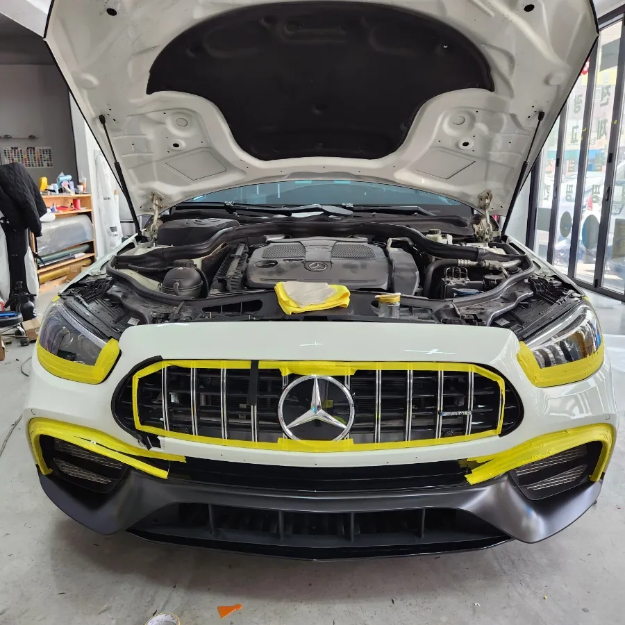 Mercedes-Benz Eクラス W213 カーラッピング事例|スモークPPFで特別感を演出 施工写真 3-2