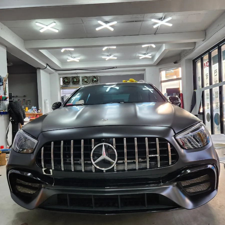 Mercedes-Benz Eクラス W213 カーラッピング事例|スモークPPFで特別感を演出 施工写真 1-3