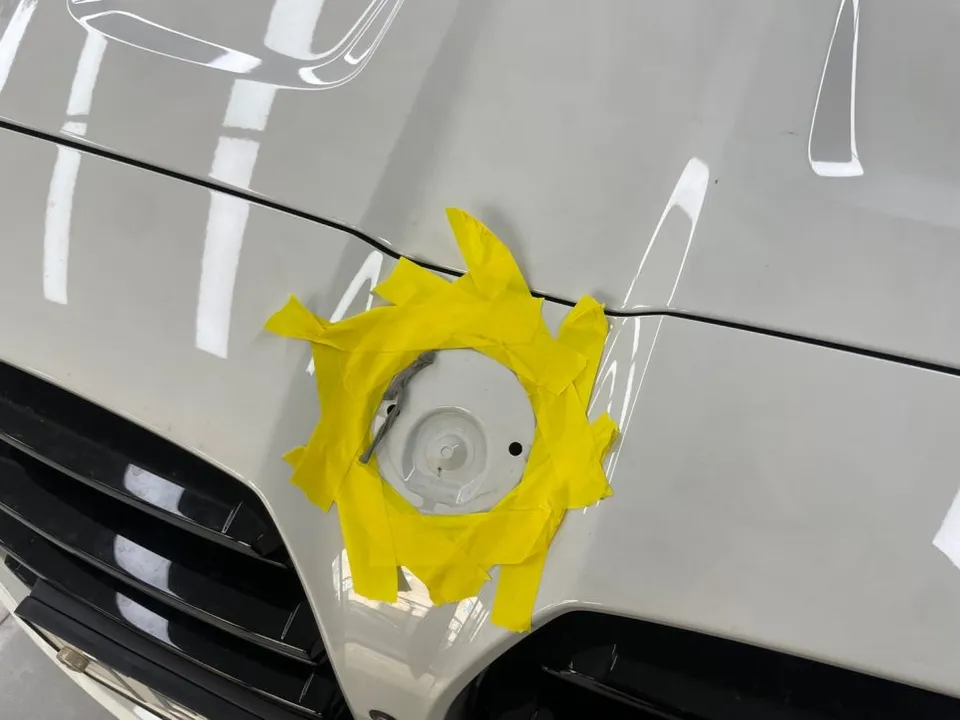 BMW M4 Competitionのカーラッピング事例|アイルランド・オブ・マン・グリーン 施工写真 2-2