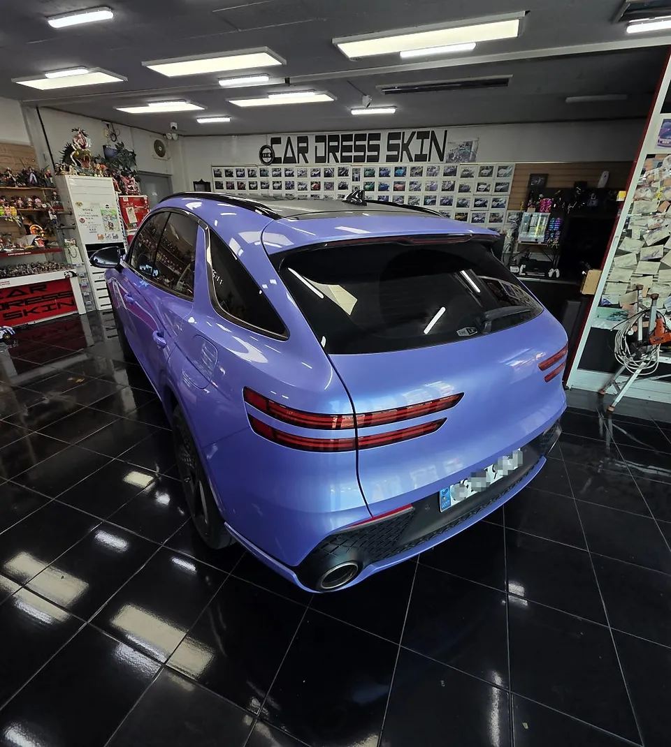Genesis GV70 vinyl wrap - Genesis GV70 Vinyl Wrap Review: Diamond Silver Cost & Results photo 4