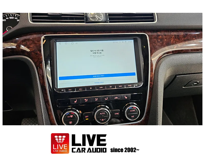 Volkswagen PassatのAndroid Auto・CarPlay取付事例 施工写真 1-2