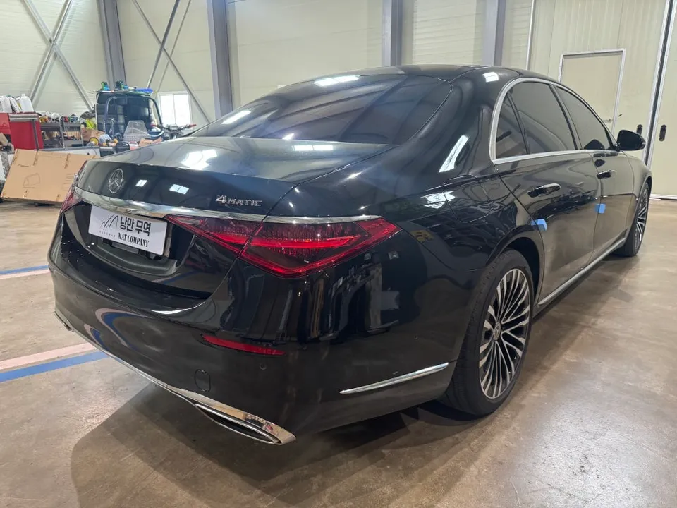 メルセデス・ベンツ Sクラス W223のカーラッピング事例 施工写真 1-3