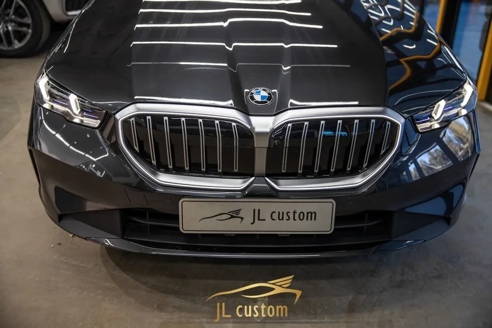 BMW 520i G60 ambient lighting - BMW 520i Ambient Lighting Review: Iconic Glow Upgrade photo 4