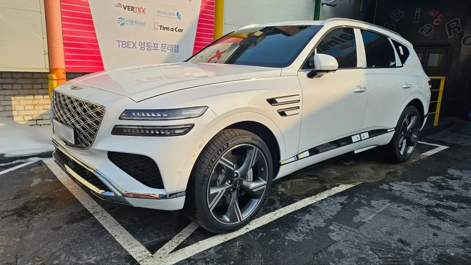 Genesis GV80 カーフィルム施工事例|費用目安と仕上がり 施工写真 3-1