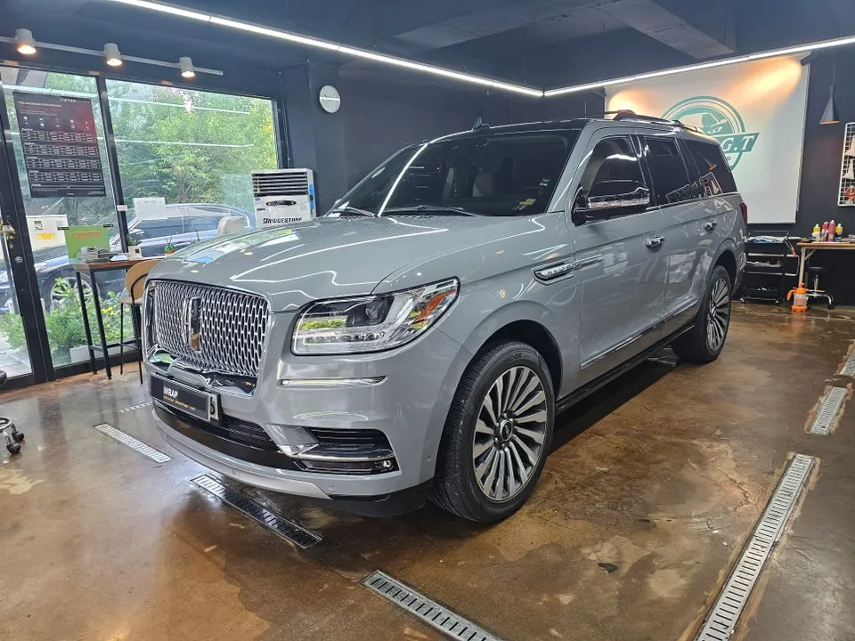 Lincoln NavigatorのPPF施工事例|費用目安と仕上がり 施工写真 3-1