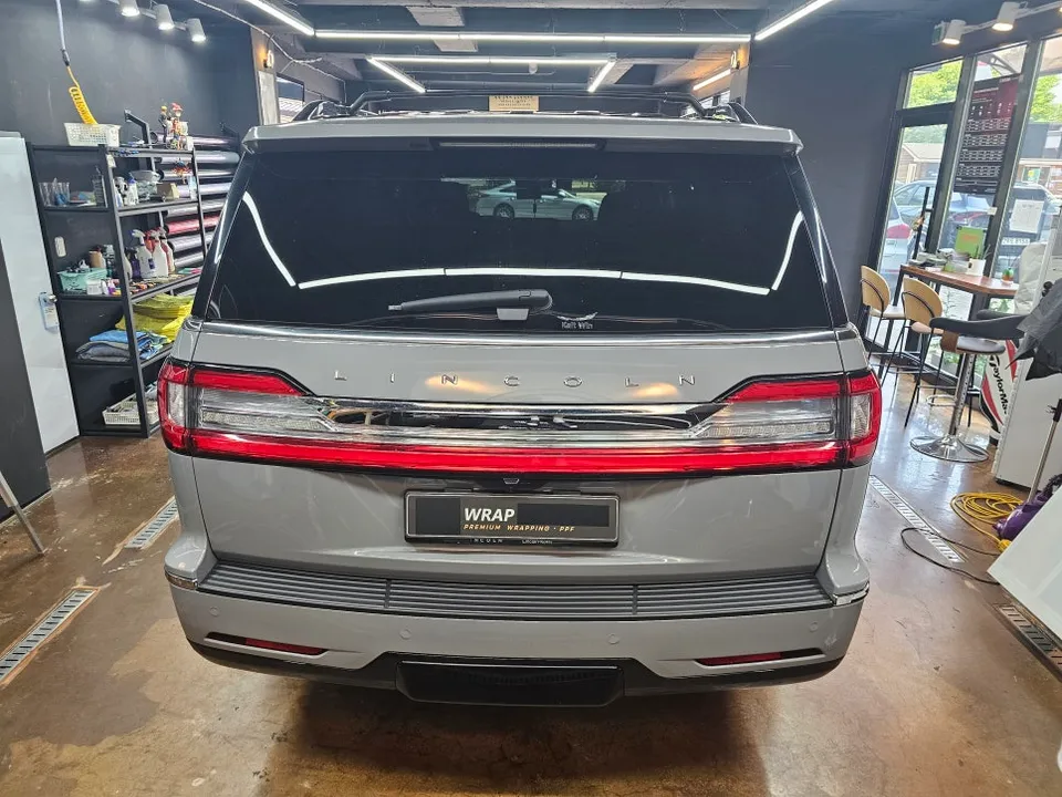 Lincoln NavigatorのPPF施工事例|費用目安と仕上がり 施工写真 2-2