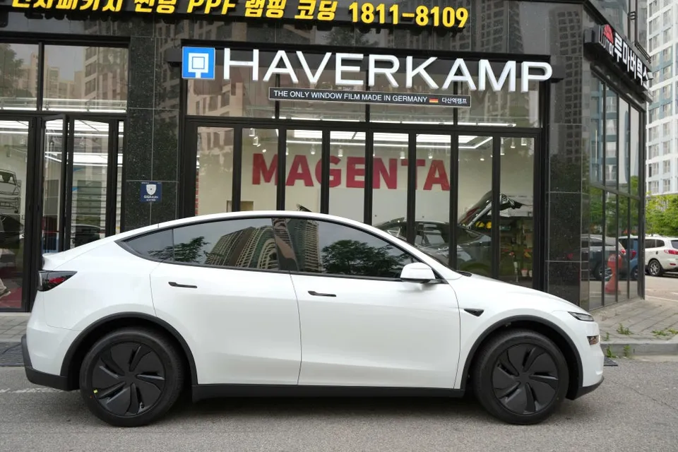 Tesla Model Y Juniper new car package installation result