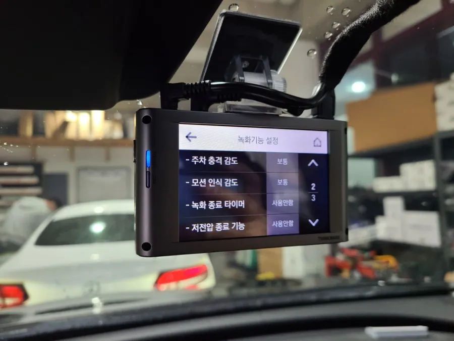 Kia Sorento dash cam navigation - Kia Sorento Dashcam & Navigation Review: Battery Worries Solved photo 4
