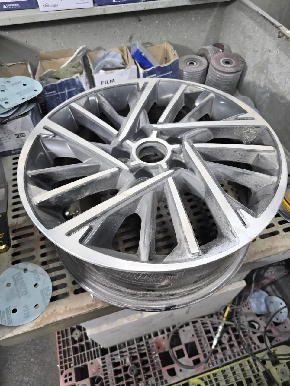 Hyundai Grandeur IG Wheel Repair & Painting Review photo 10