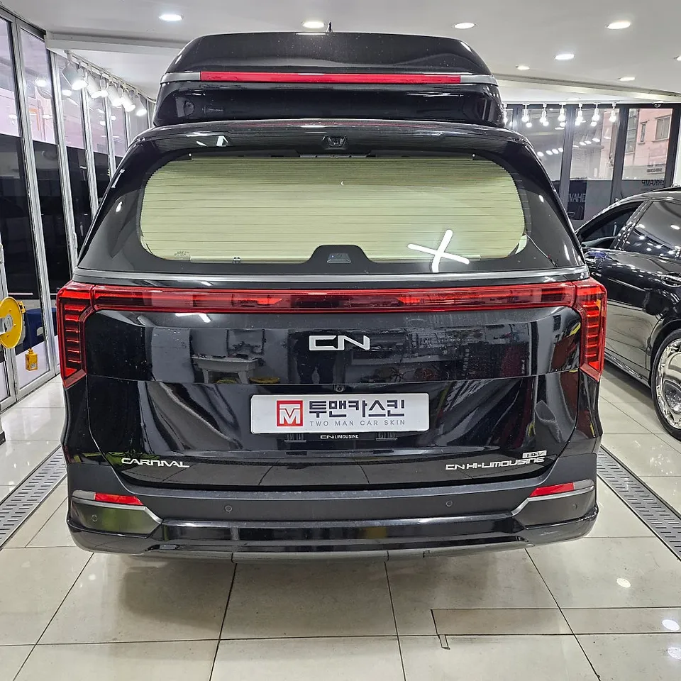 Kia Carnival Hi-Limousine PPF施工事例｜費用目安と仕上がり 施工写真 1-2