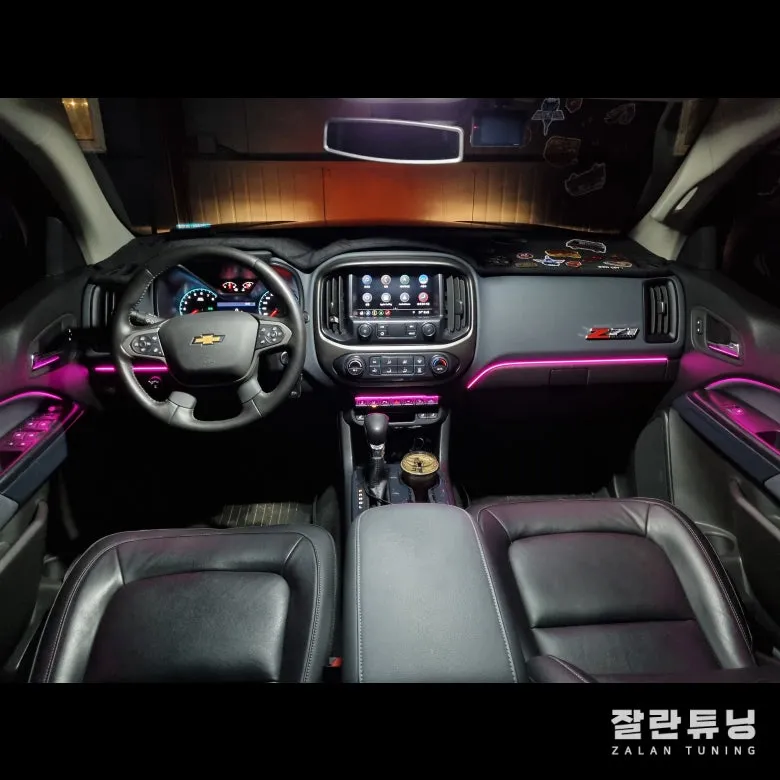 Chevrolet Colorado ambient lighting - Chevrolet Colorado Ambient Lighting Review - Enhanced Truck Inter photo 4