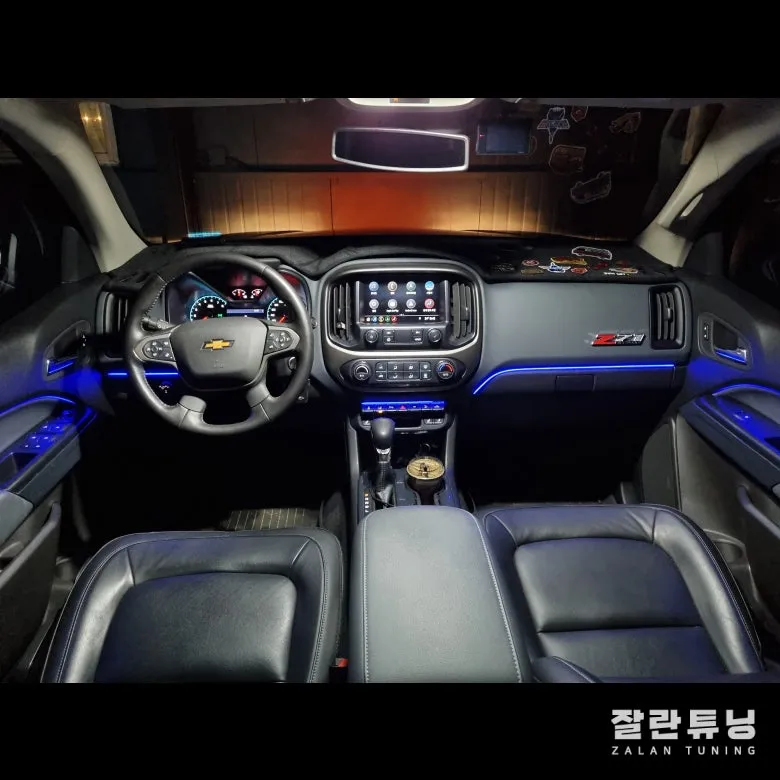 Chevrolet Colorado ambient lighting - Chevrolet Colorado Ambient Lighting Review - Enhanced Truck Inter photo 7