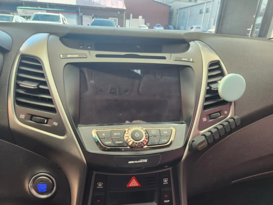 Hyundai Elantra MD oem options - Hyundai Elantra MD OEM Options Review — Factory Upgrade Cost photo 3
