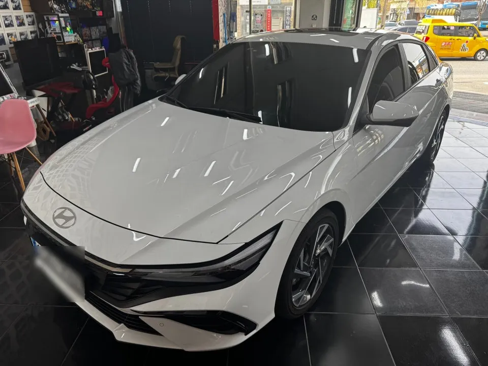 Hyundai Elantra CN7 vinyl wrap - Hyundai Elantra CN7 Vinyl Wrap Review: Cost & Results photo 3