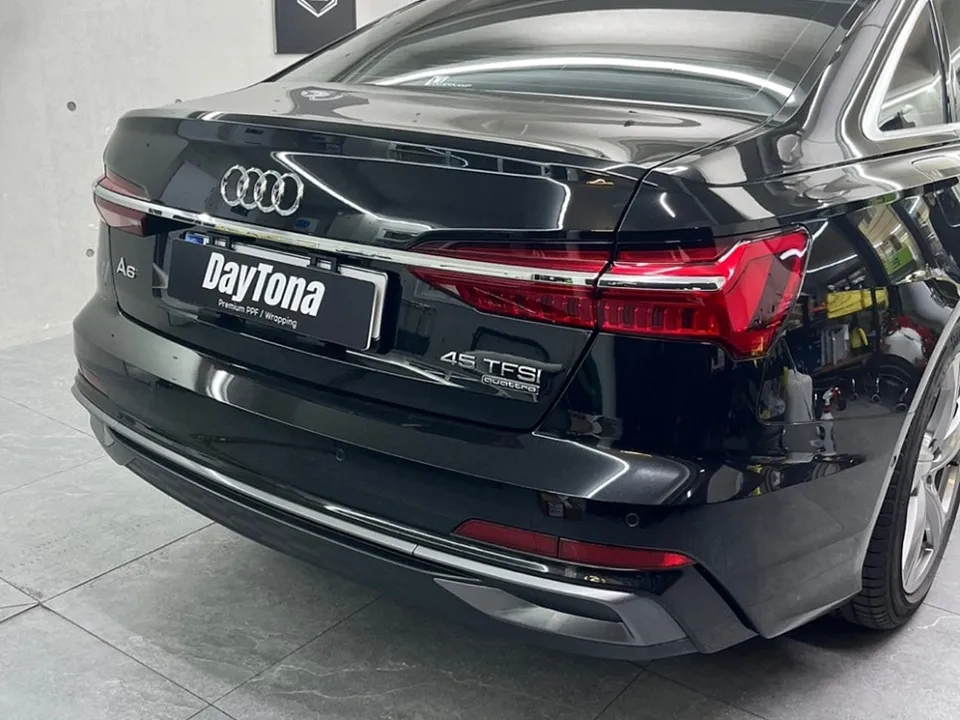 Audi A6のカーラッピング事例 施工写真 3