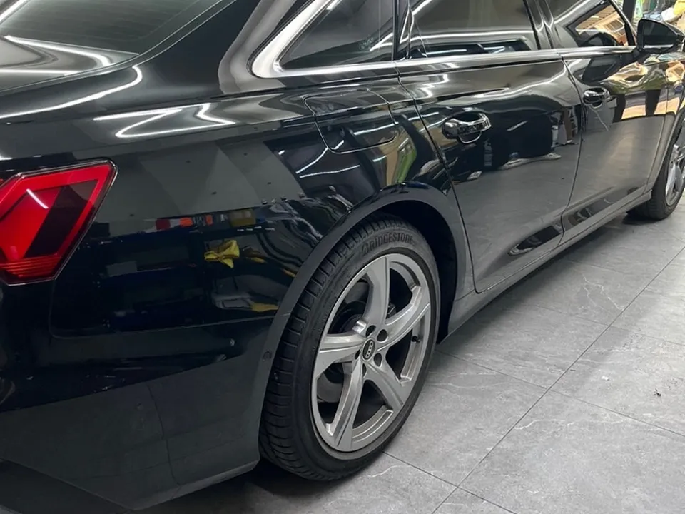 Audi A6のカーラッピング事例 施工写真 4