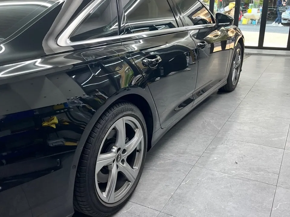 Audi A6のカーラッピング事例 施工写真 5
