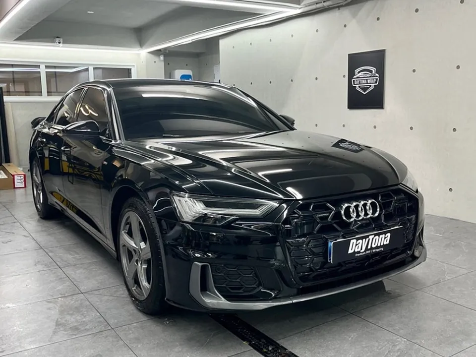 Audi A6のカーラッピング事例 施工写真 6