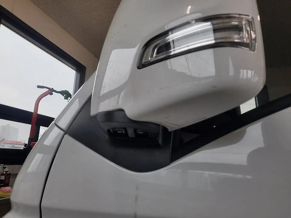 Hyundai Porter 2のドライブレコーダー取付事例 施工写真 2-1