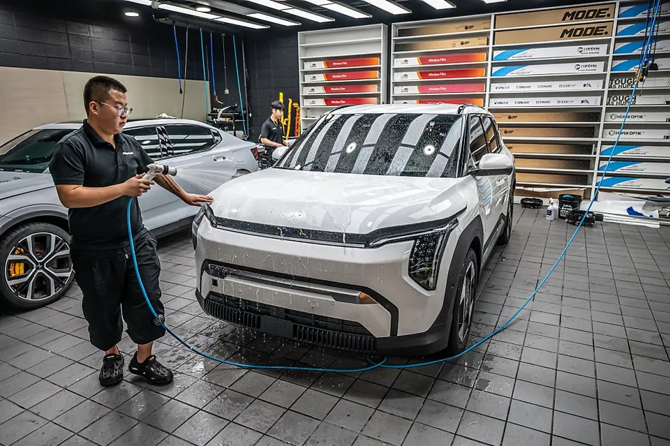 Kia EV3のPPF施工事例|費用目安・仕上がり 施工写真 1-2