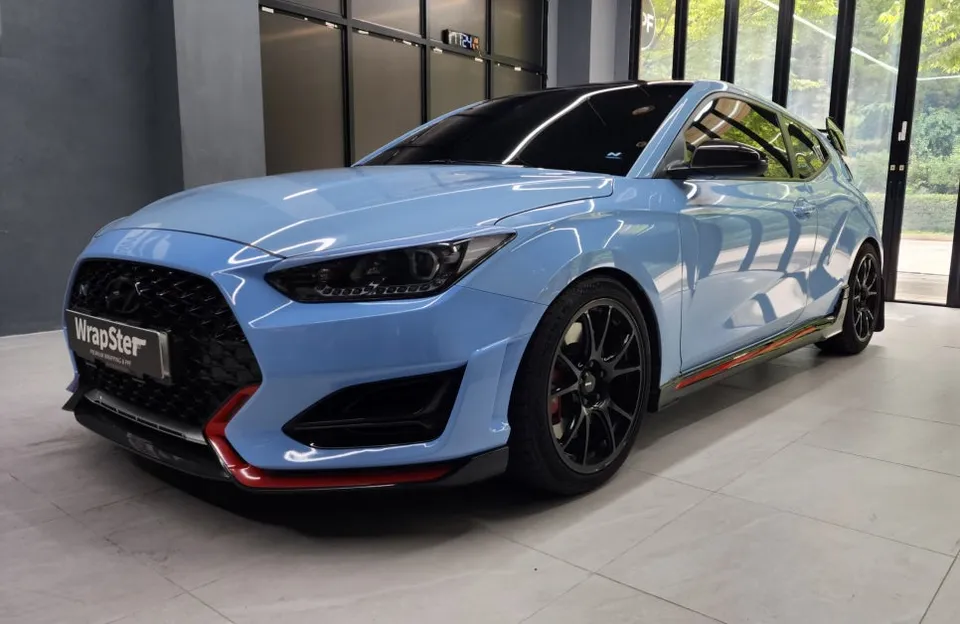 Hyundai Veloster Nのカーラッピング事例|ディープパープル 施工写真 2-1