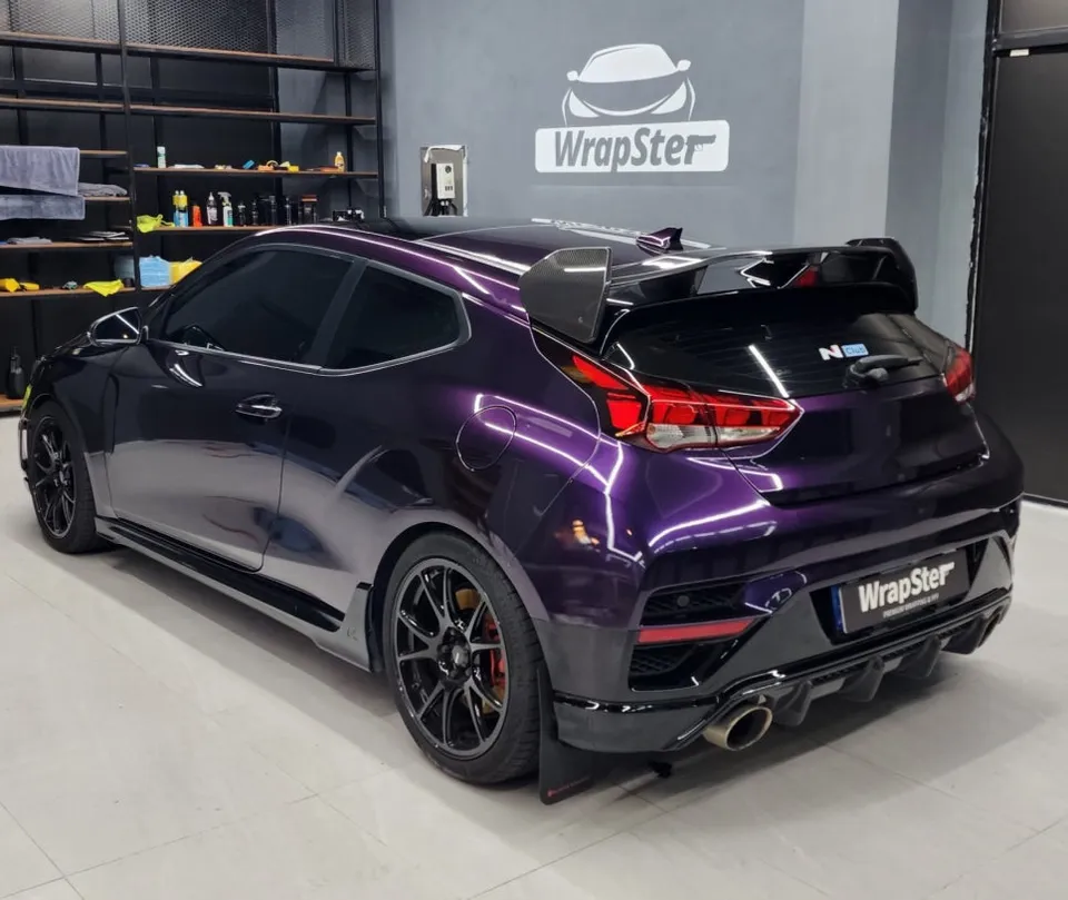 Hyundai Veloster Nのカーラッピング事例|ディープパープル 施工写真 2-3