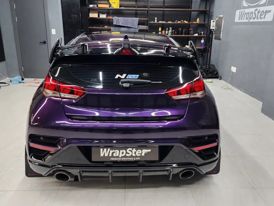 Hyundai Veloster Nのカーラッピング事例|ディープパープル 施工写真 3-3