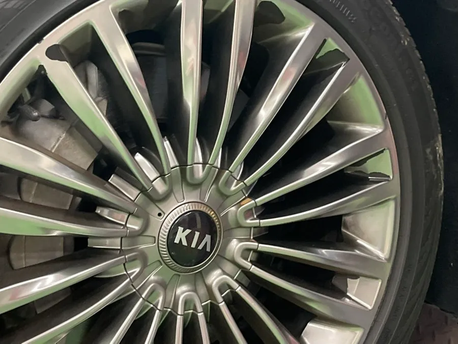 Kia K900のホイールリペア・塗装事例 施工写真 5