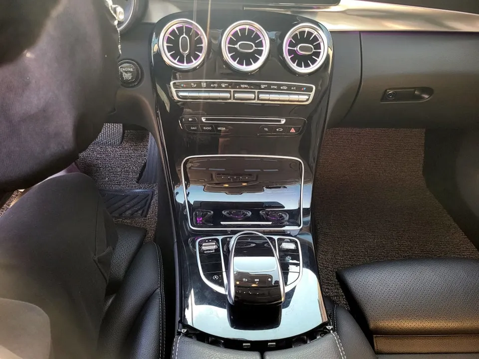 メルセデス・ベンツ W205 Cクラスのカーラッピング事例|費用目安・仕上がり 施工写真 3-2