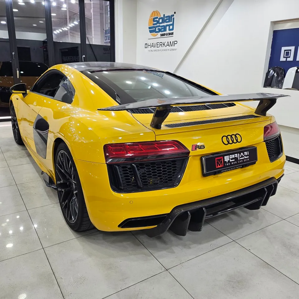 Audi R8のカーラッピング事例|費用目安・仕上がり 施工写真 1-2