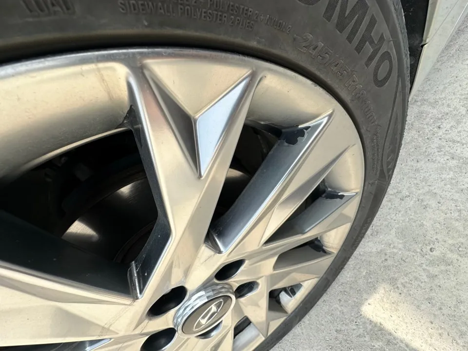 Hyundai Grandeur IG wheel repair - Hyundai Grandeur IG Wheel Repair Review - Cost & Results photo 3