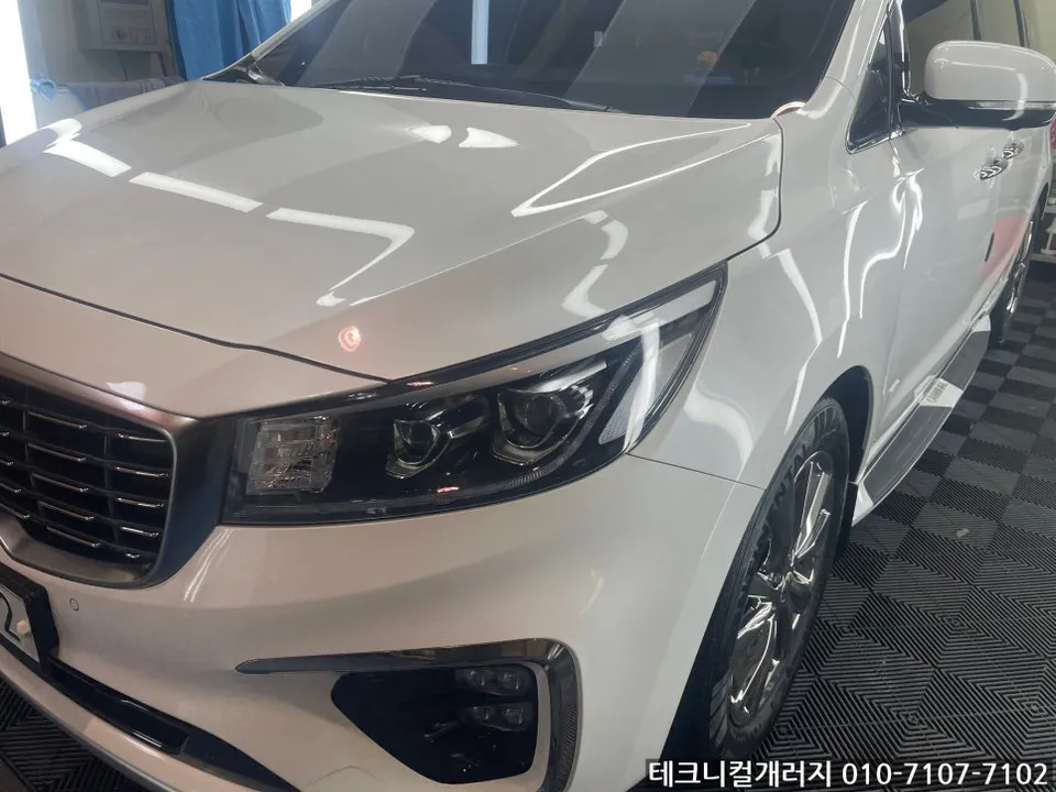 Kia Carnival 4th Genのガラスコーティング事例|費用目安・仕上がり 施工写真 2-3