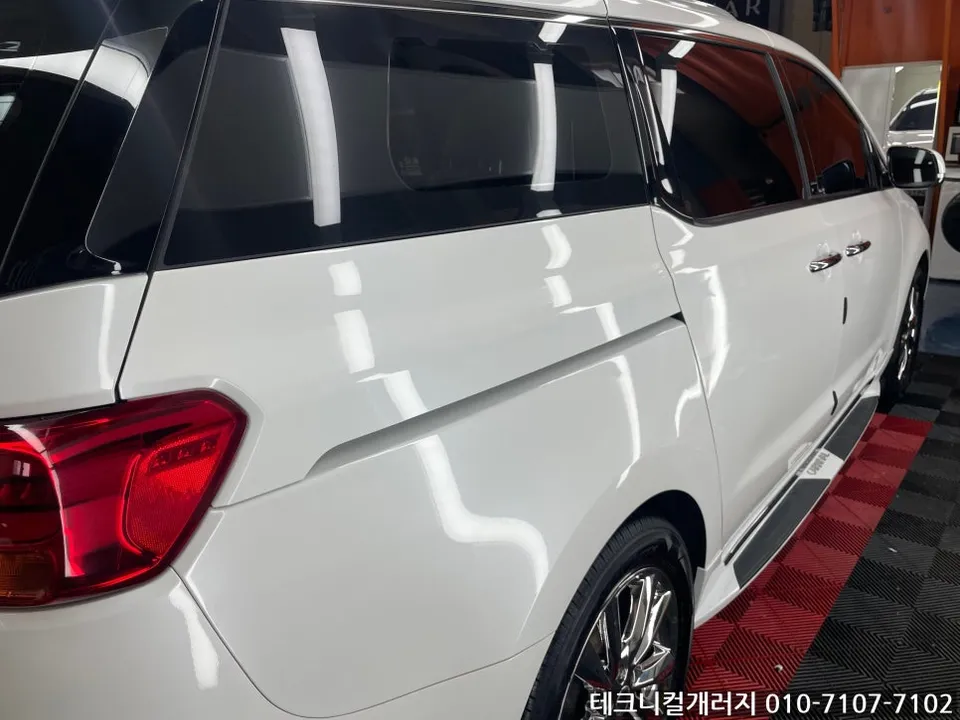 Kia Carnival 4th Genのガラスコーティング事例|費用目安・仕上がり 施工写真 3-3