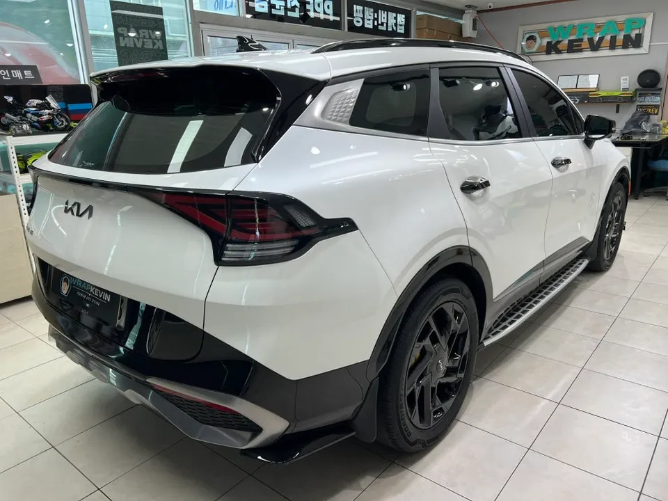 Kia Sportage NQ5のカーラッピング事例|費用目安・仕上がり 施工写真 2-1
