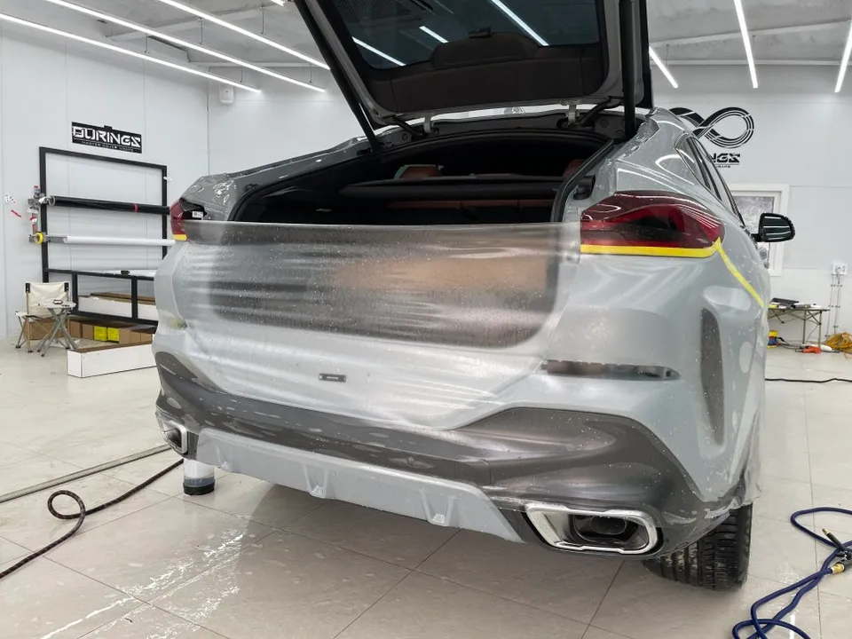 BMW X6のPPF施工事例｜無光フィルムで高級感を演出 施工写真 2-1