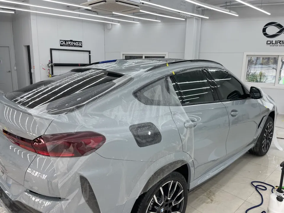 BMW X6のPPF施工事例｜無光フィルムで高級感を演出 施工写真 1-2