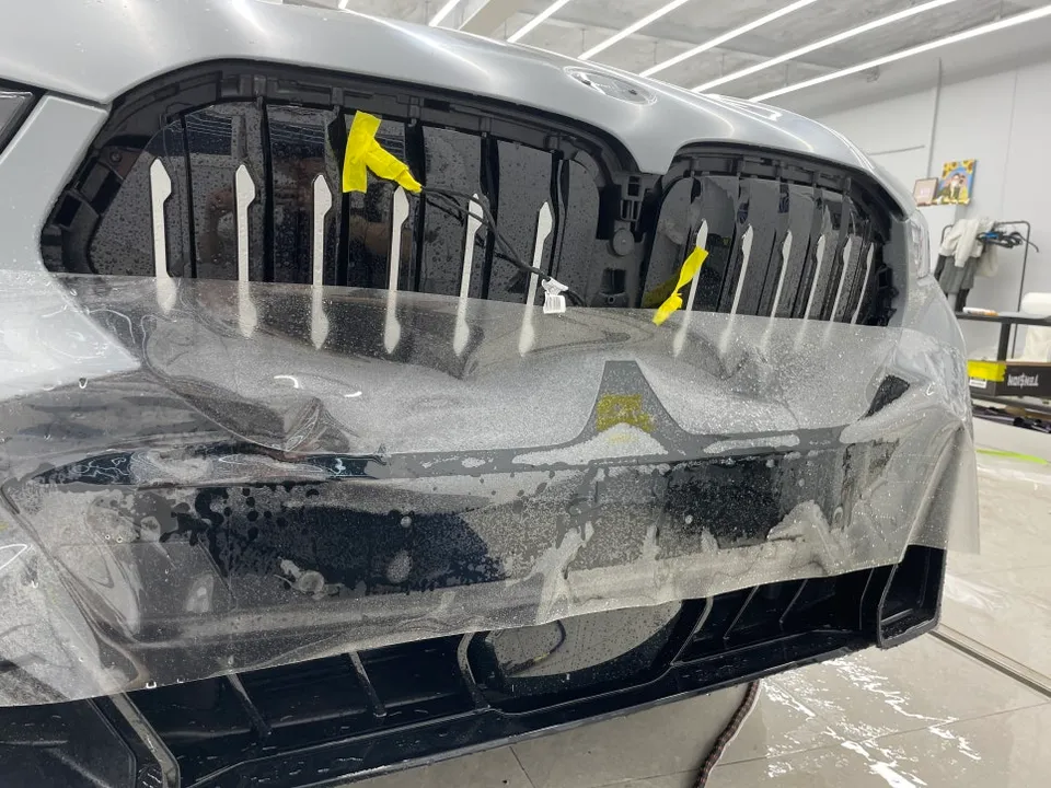 BMW X6のPPF施工事例｜無光フィルムで高級感を演出 施工写真 3-2