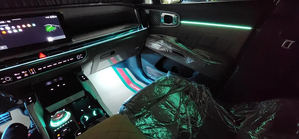 Kia Sorento MQ4 ambient lighting - Kia Sorento MQ4 Ambient Lighting Review: Cost & Results photo 3